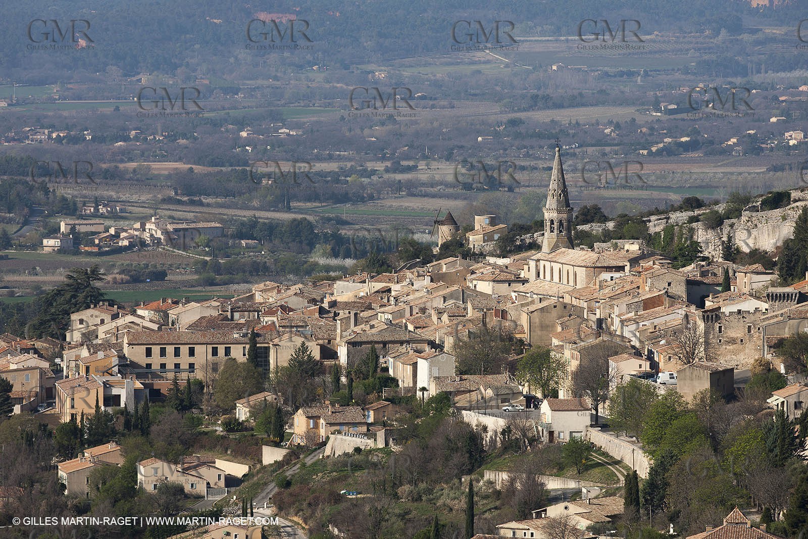 March 30th 2012 - Saint Saturnin les Apt (FRA, 84) - blooming cherry trees