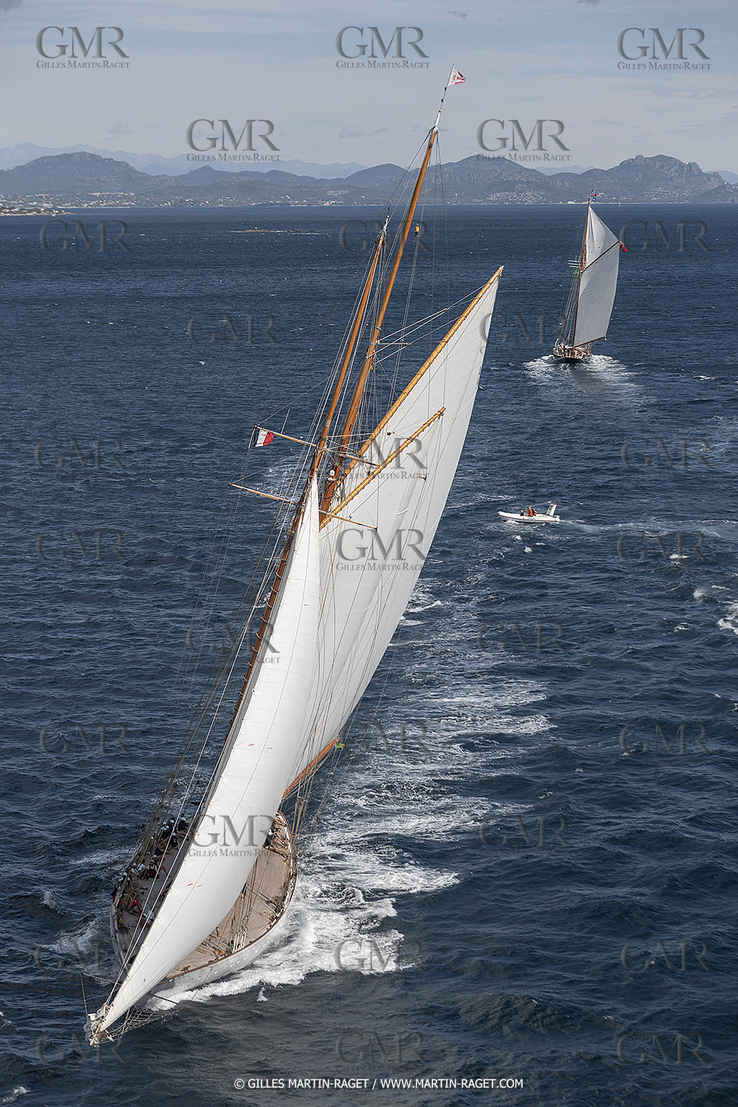 28 09 2022? Saint-Tropez,(FRA,83), Les Voiles de Saint-Tropez 2022 Régate N° 2 poup les modernes, navigation libre pour les grandes goélettes