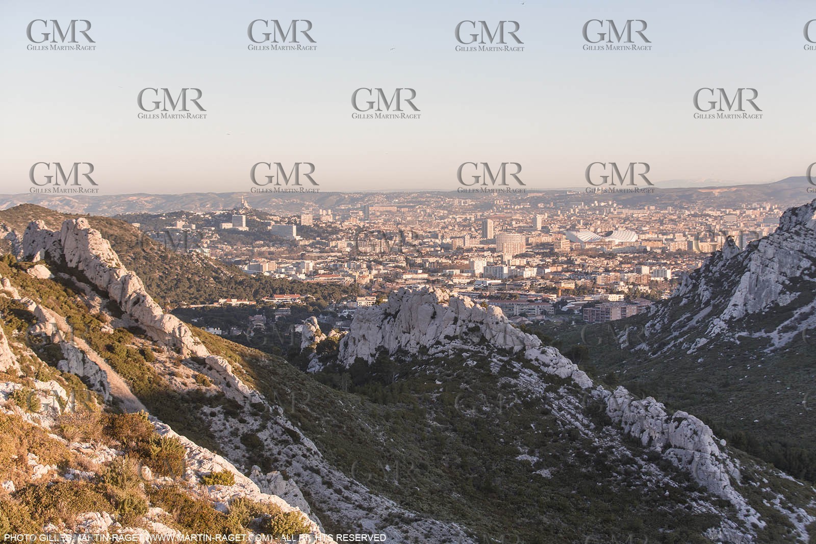 05 03 2015, Marseille (FRA,13), Col de Sormiou, Marseilles as seen from Sormiou pass
