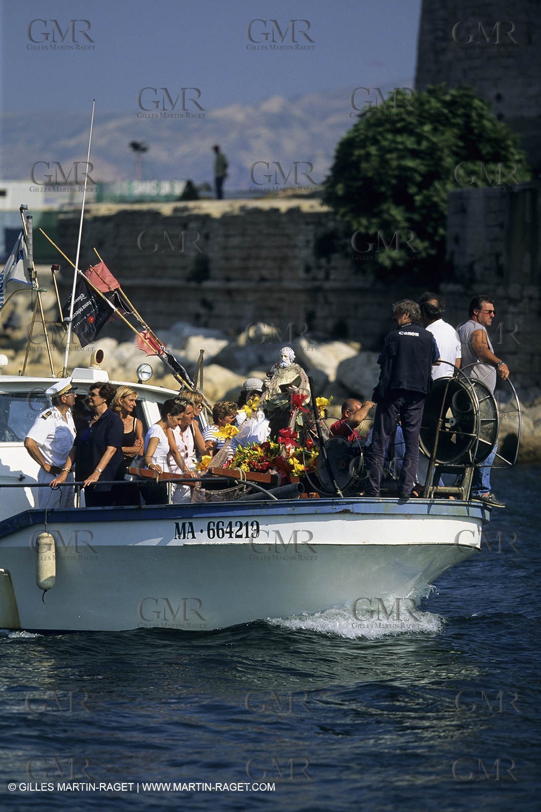 Marseille (FRA), fishermen fest for St Esteve anniversary
