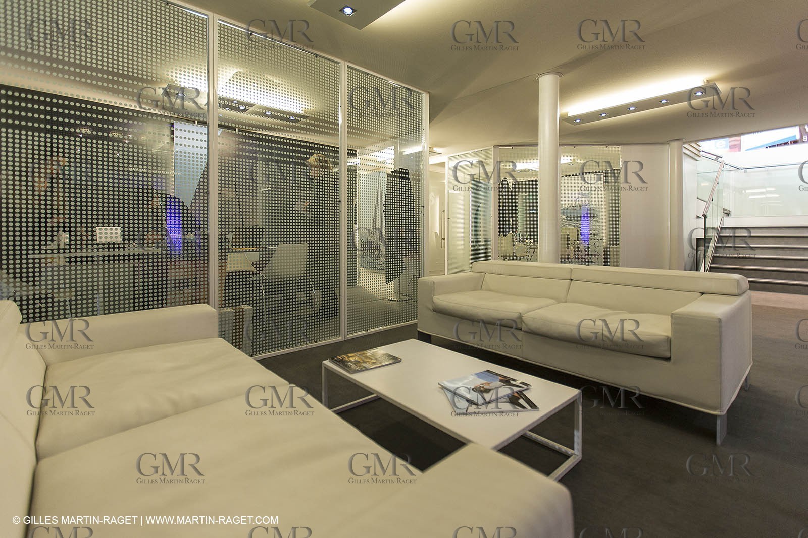 10 12 2013 - Paris (FRA,75) -Paris Boat Show - Beneteau booth