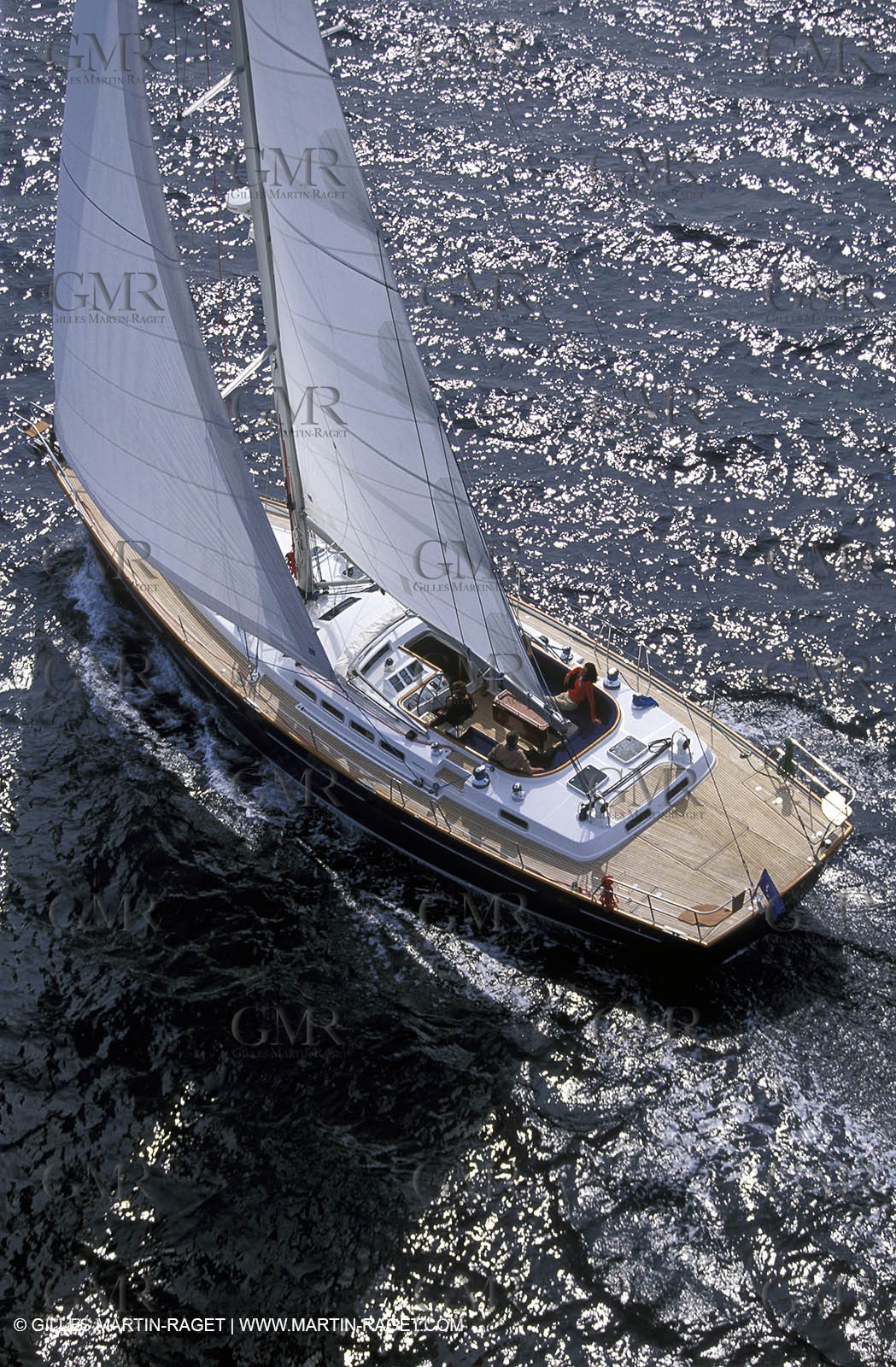 Crusing monohull sailing