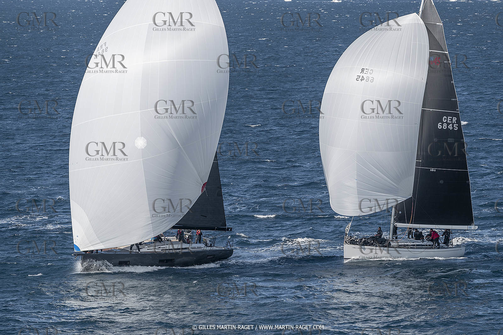 28 09 2022? Saint-Tropez,(FRA,83), Les Voiles de Saint-Tropez 2022 Régate N° 2 poup les modernes, navigation libre pour les grandes goélettes