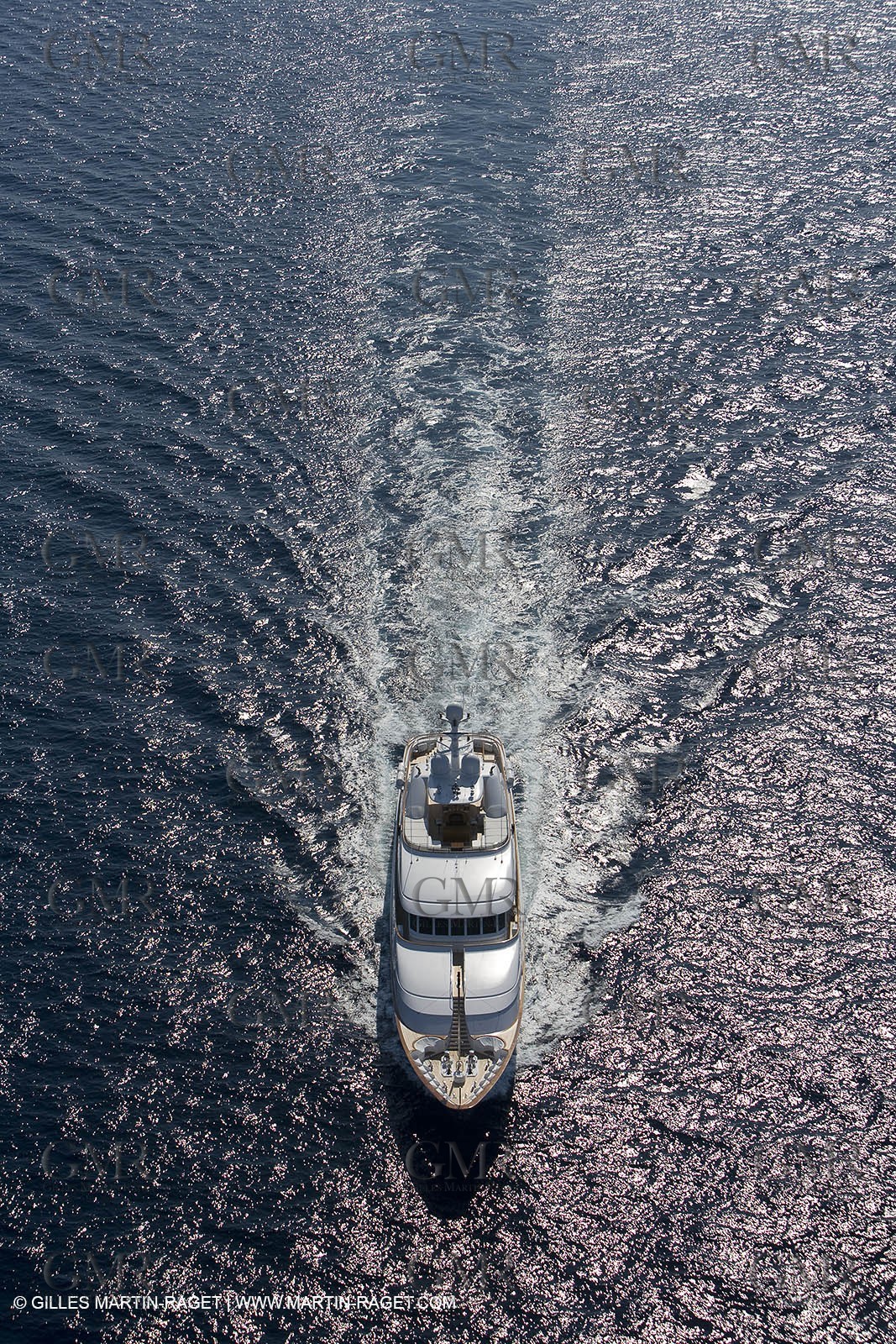 28 07 2007 - St Jean Cap Ferrat - SuperYachts - Motor Yachts - Hampshire