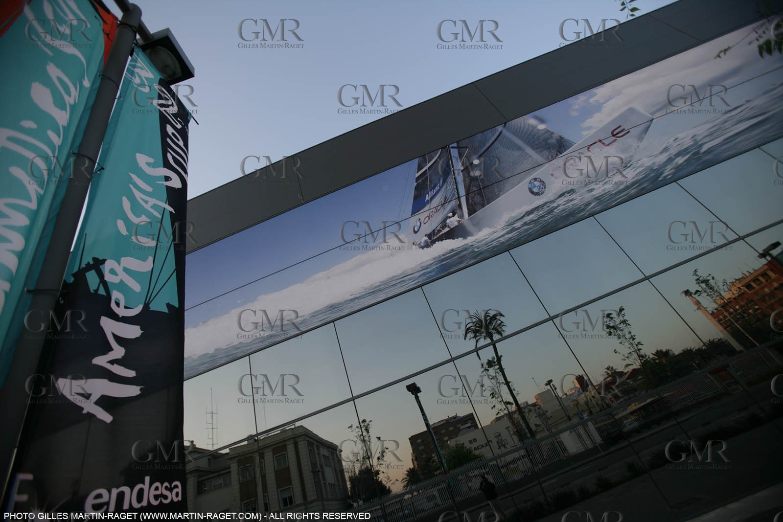 17 04 2007-Valencia (Spain)- 32nd America's Cup - Louis Vuitton Cup - RR1 - Day 2 - BMW ORACLE Racing