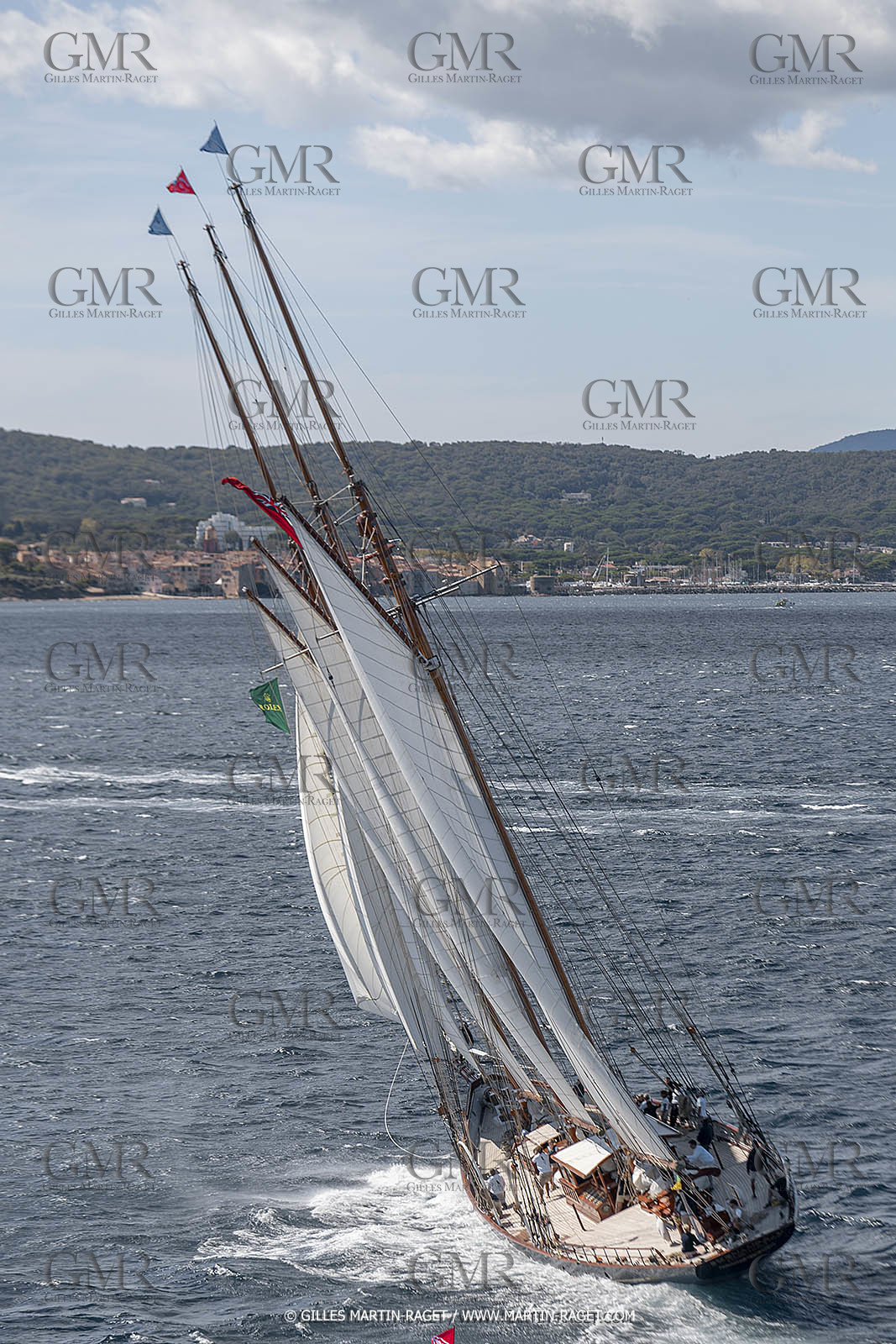 28 09 2022? Saint-Tropez,(FRA,83), Les Voiles de Saint-Tropez 2022 Régate N° 2 poup les modernes, navigation libre pour les grandes goélettes