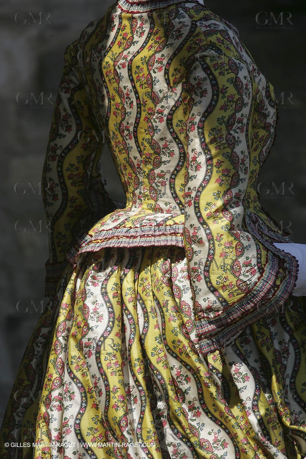 May 2004 - La Tour d'Aigues (FRA, 84) - Old costumes for women of the South exhibition