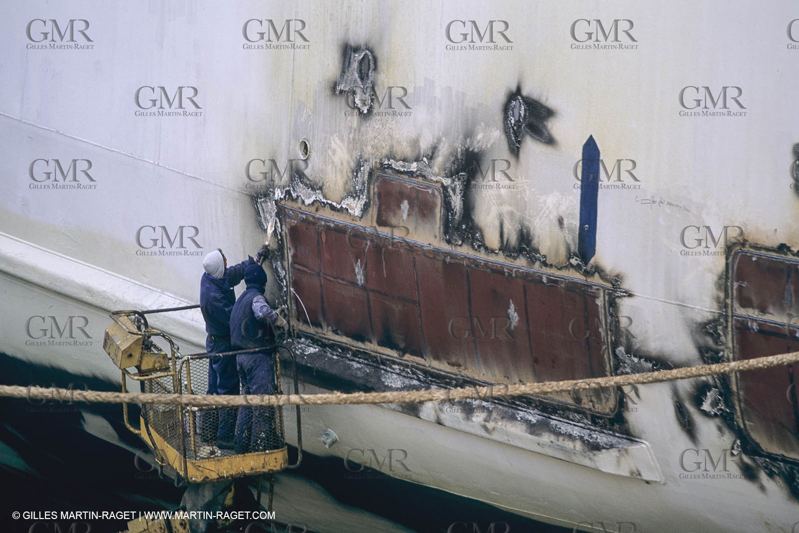 Monde maritime, opérations porturaires, ports, manoeuvres, marine world, harbour operations, maritime shipping,