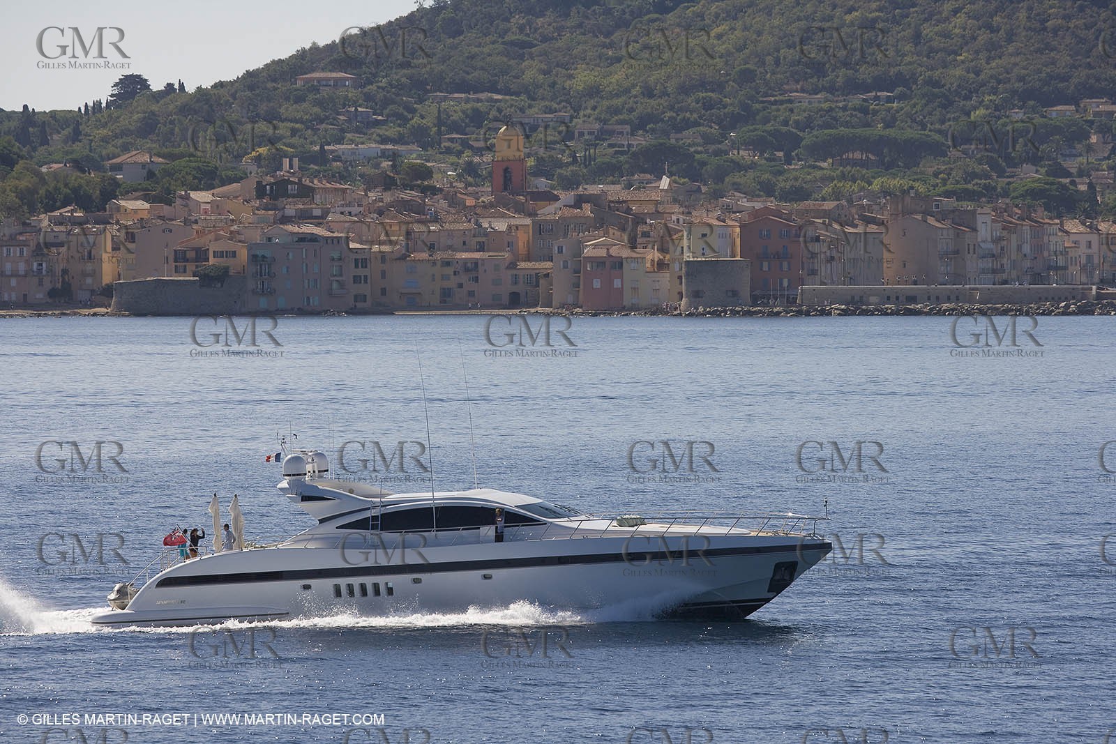 06 09 2007 - Saint Tropez (FRA, 83) - Superyachts - Motoryachts - Mangusta 92 Triple Fun in Saint Tropez - Mooring at Club 55 at Pampelonne Beach