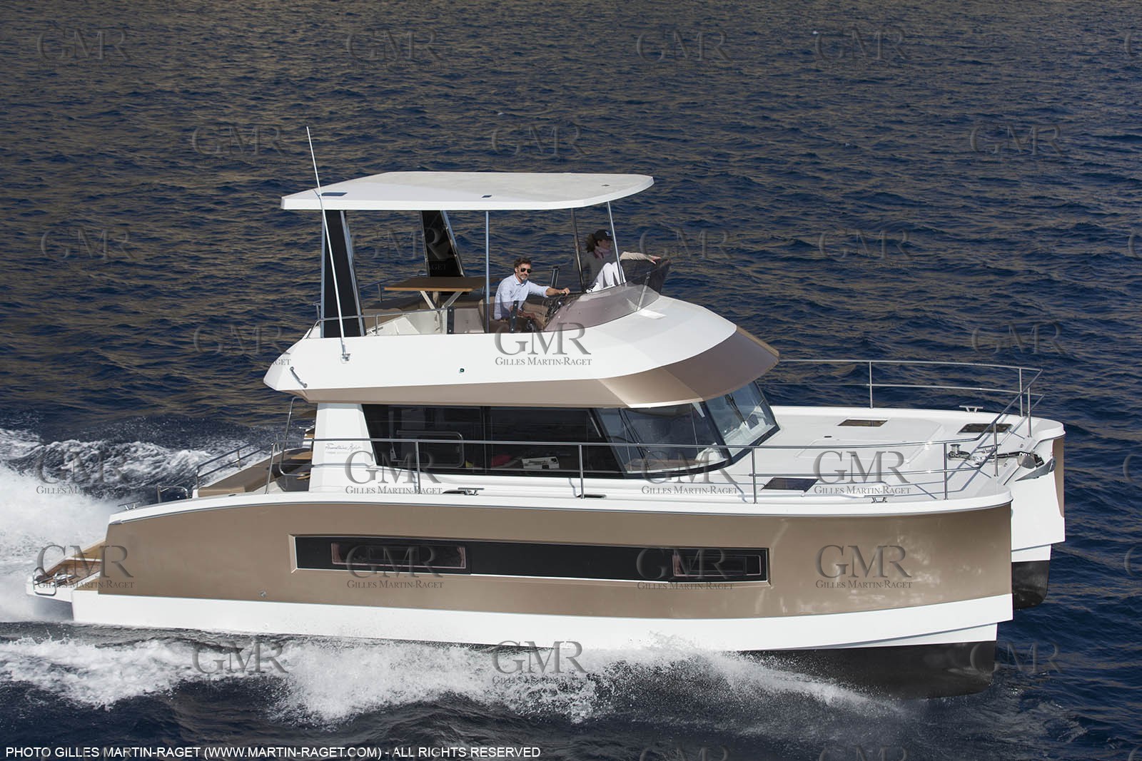 08 04 2015, Andraitx (Isla de Mallorca, Islas Baleares, ESP), Chantier Fountaine-Pajot, Motor Yacht 37