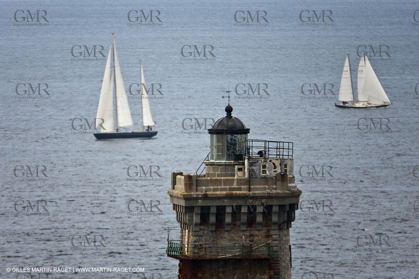 19 05 2010- Sein - (FRA,56)  -  Pen Duick III and Pen Duick VI in the Sein island straight