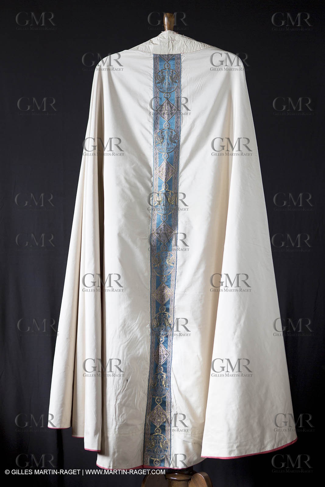 04 02 2013 - Marseille(FRA,13), Notre Dame de la Garde, liturgical clothing