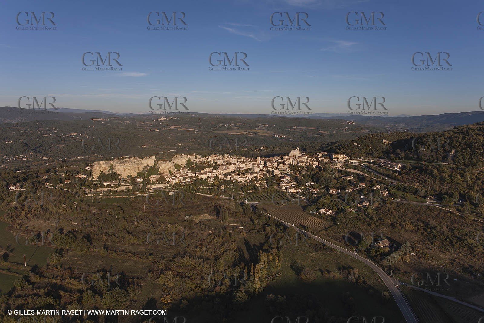 29 10 2012 - Saignon (FRA,84) - Luberon as seen from above