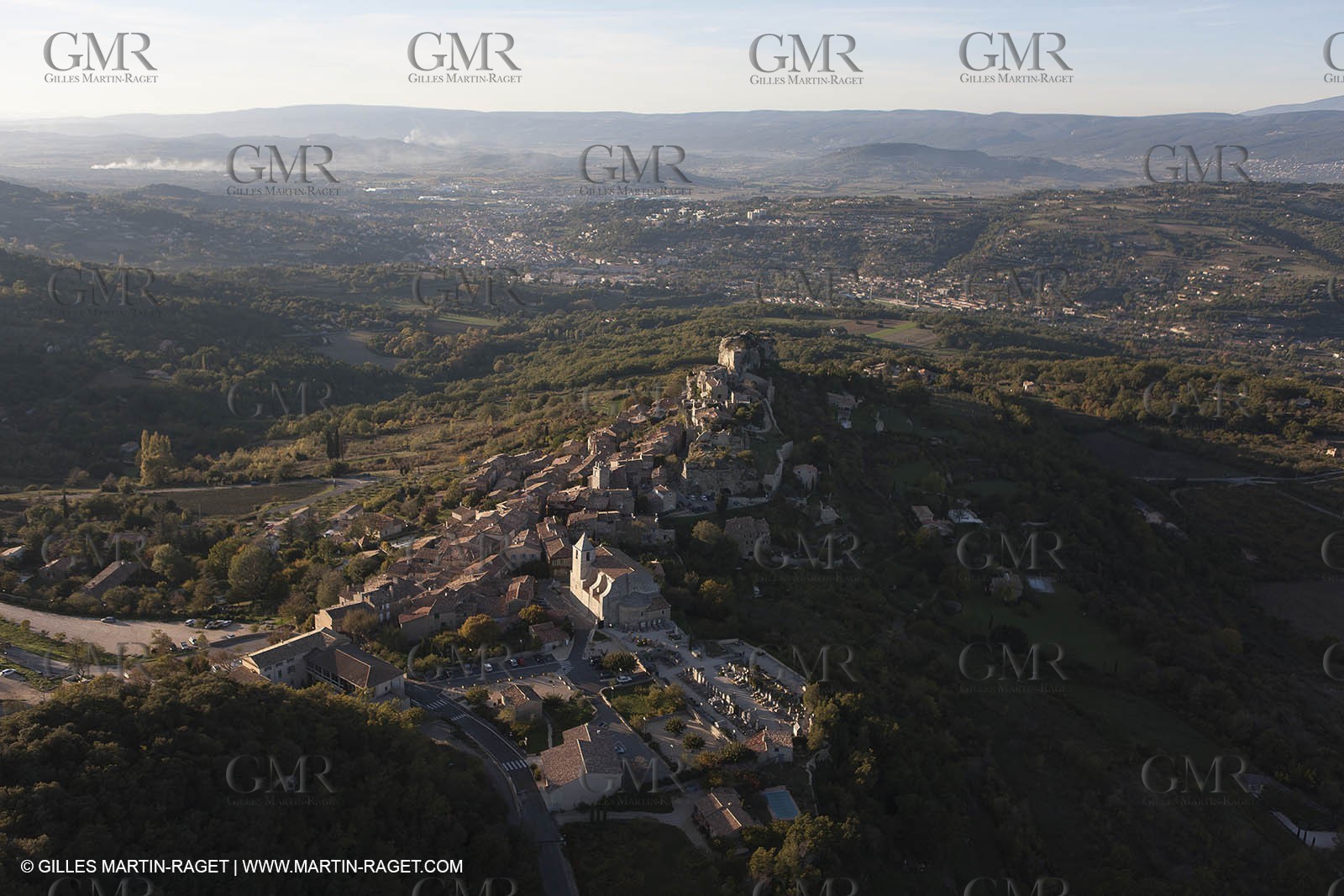 29 10 2012 - Saignon (FRA,84) - Luberon as seen from above