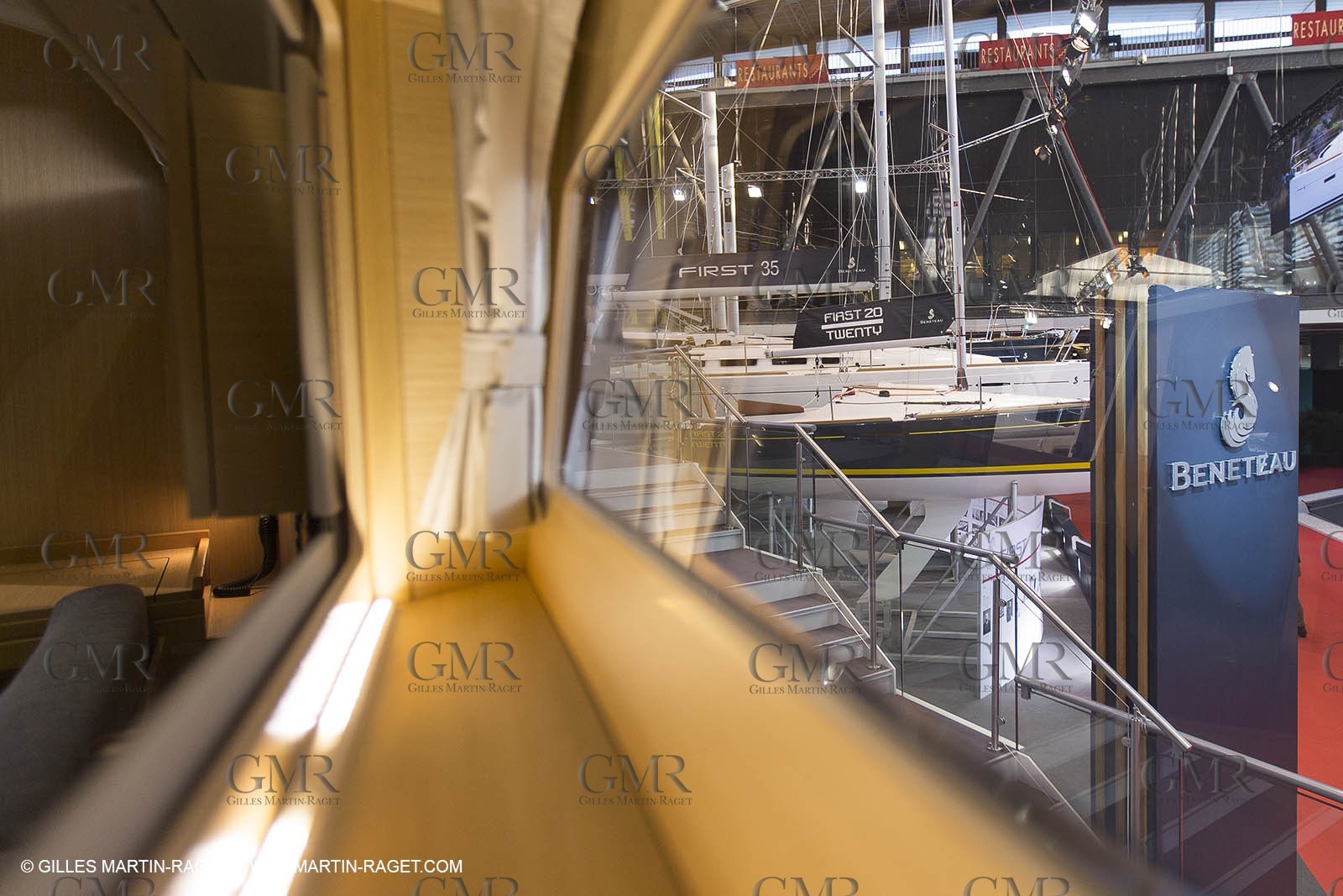 10 12 2013 - Paris (FRA,75) -Paris Boat Show - Beneteau booth