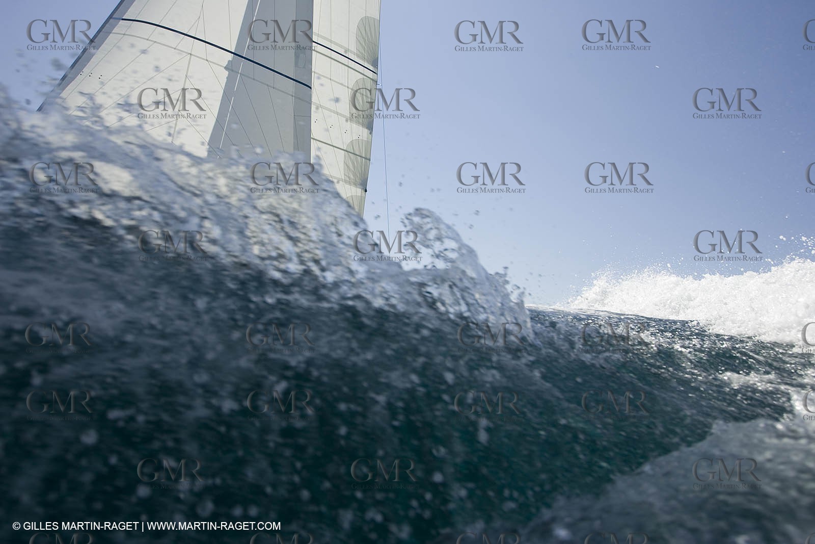 Crusing monohull sailing