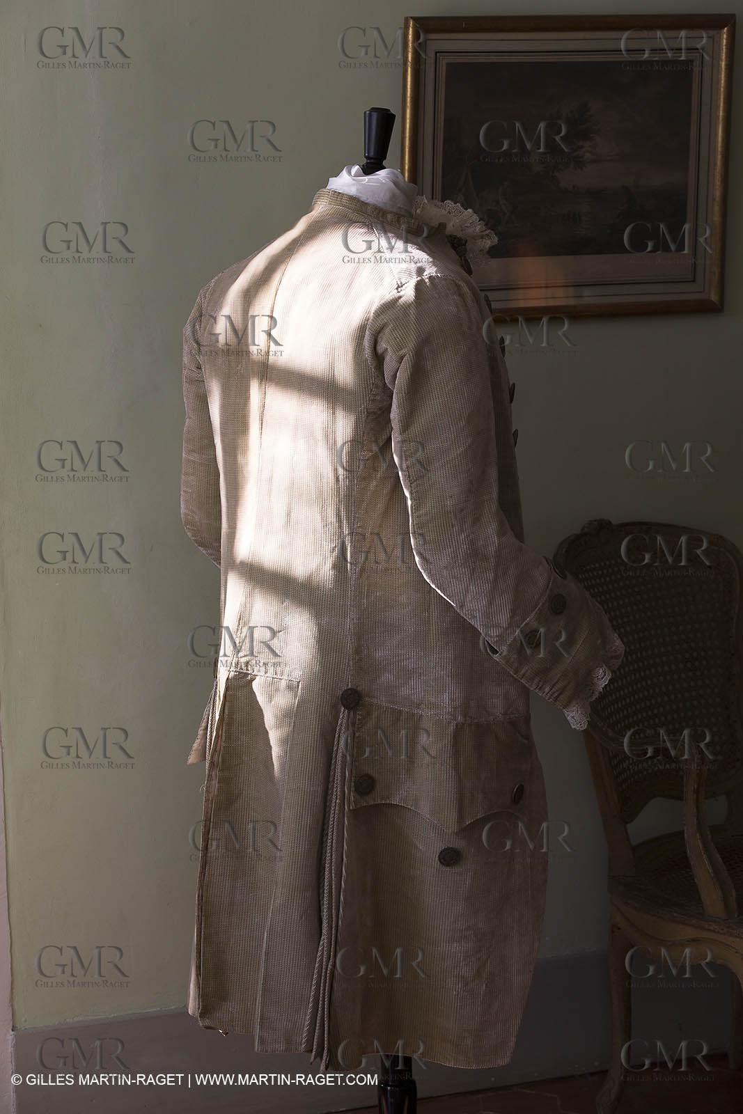 31 10 2013 - Ansouis (FRA,84) - Ansouis castle - Costumes of the exhibit Men costumes