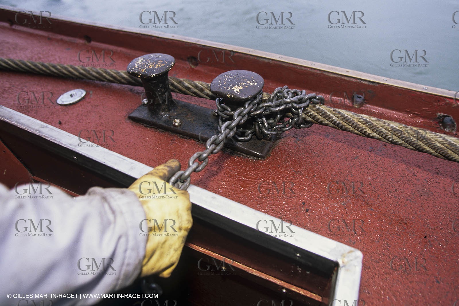 Monde maritime, opérations porturaires, ports, manoeuvres, marine world, harbour operations, maritime shipping,