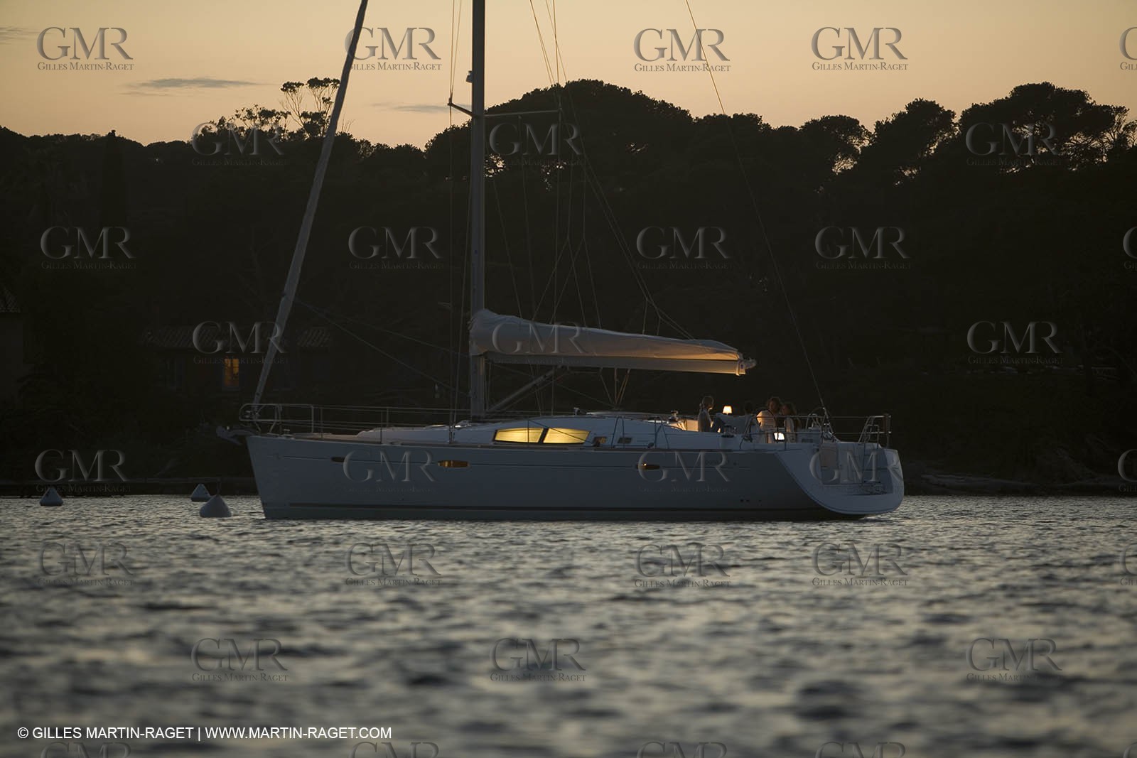 Cruising monohull mooring