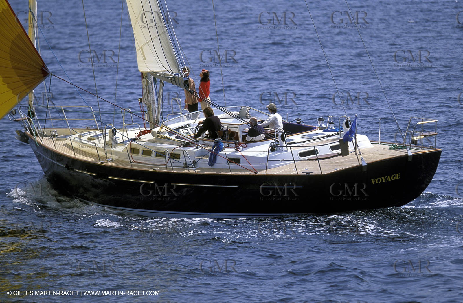 Crusing monohull sailing