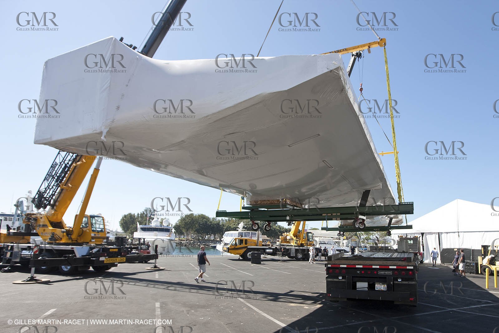 13 10 2009 - San Diego (USA, CA) - 33rd America's Cup - BMW ORACLE Racing - BOR 90 modifications