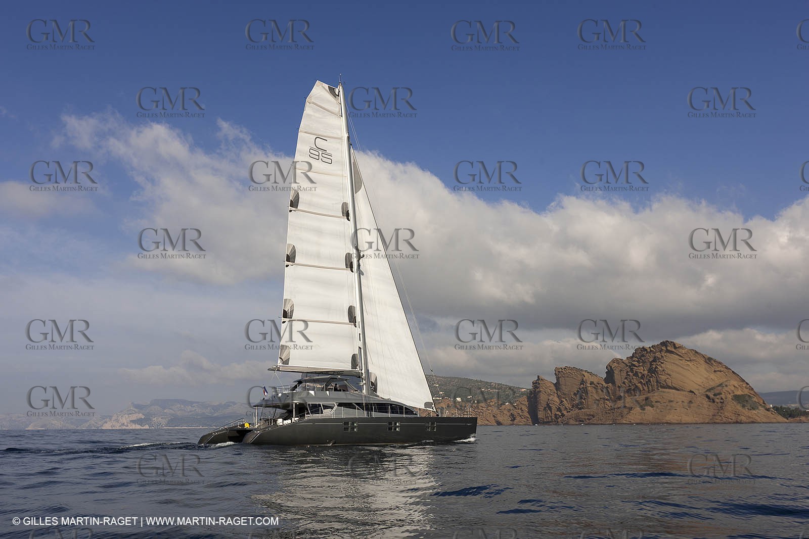 25 02 2011 - La Ciotat (FRA,13) - Super Yachts - Chantier H2X - Cartouche