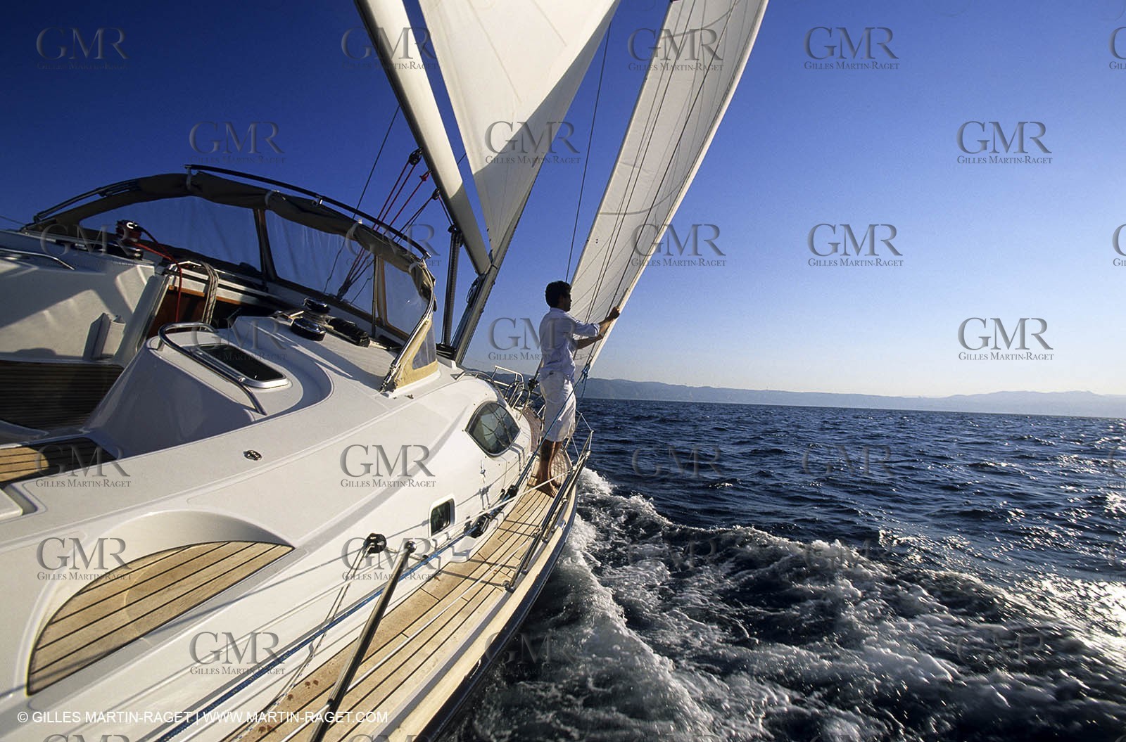 Crusing monohull sailing