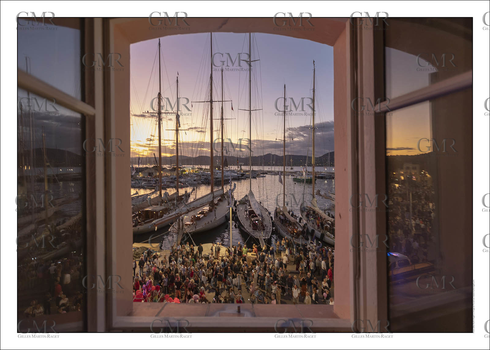 Product: in house made quality print on 8 ultrachome colors Epson ink Jet printer.Available sizes:. 30x40 cm. 50x70 cm. 80x120 cmAvailable papers:. Standard 250 gr glossy paper print, black streak, white margin, no signature. Top quality glossy 290 gr. paper, black streak, white margin, checked and signed by the author. Fine Art print (signed, numbered, stamped, registered) on demand. Other supports (Canvas, Acrylic, Metal) on demandPackaging: cylindric reinforced tubeShipping options: regular mail or Shipping companyClick on the basket icon to select your options and start the online ordering process