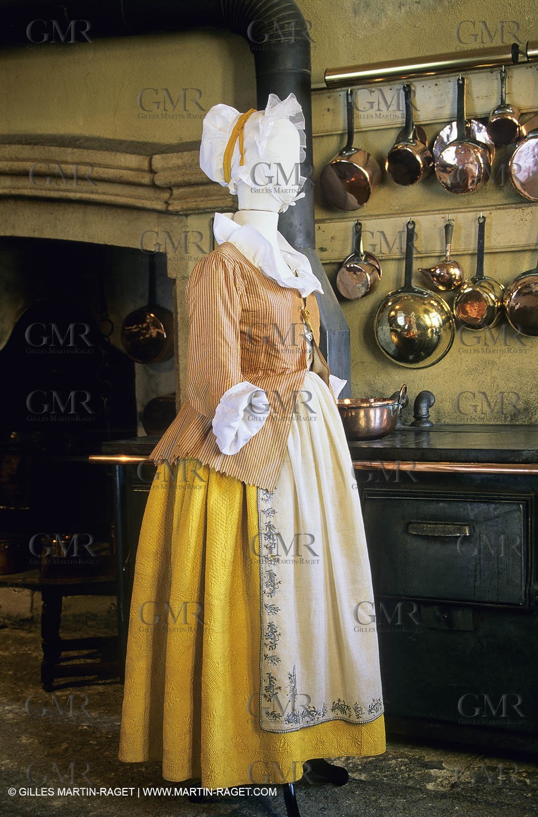 Boutis - cloths from Provence - Cstles costumes exhibition