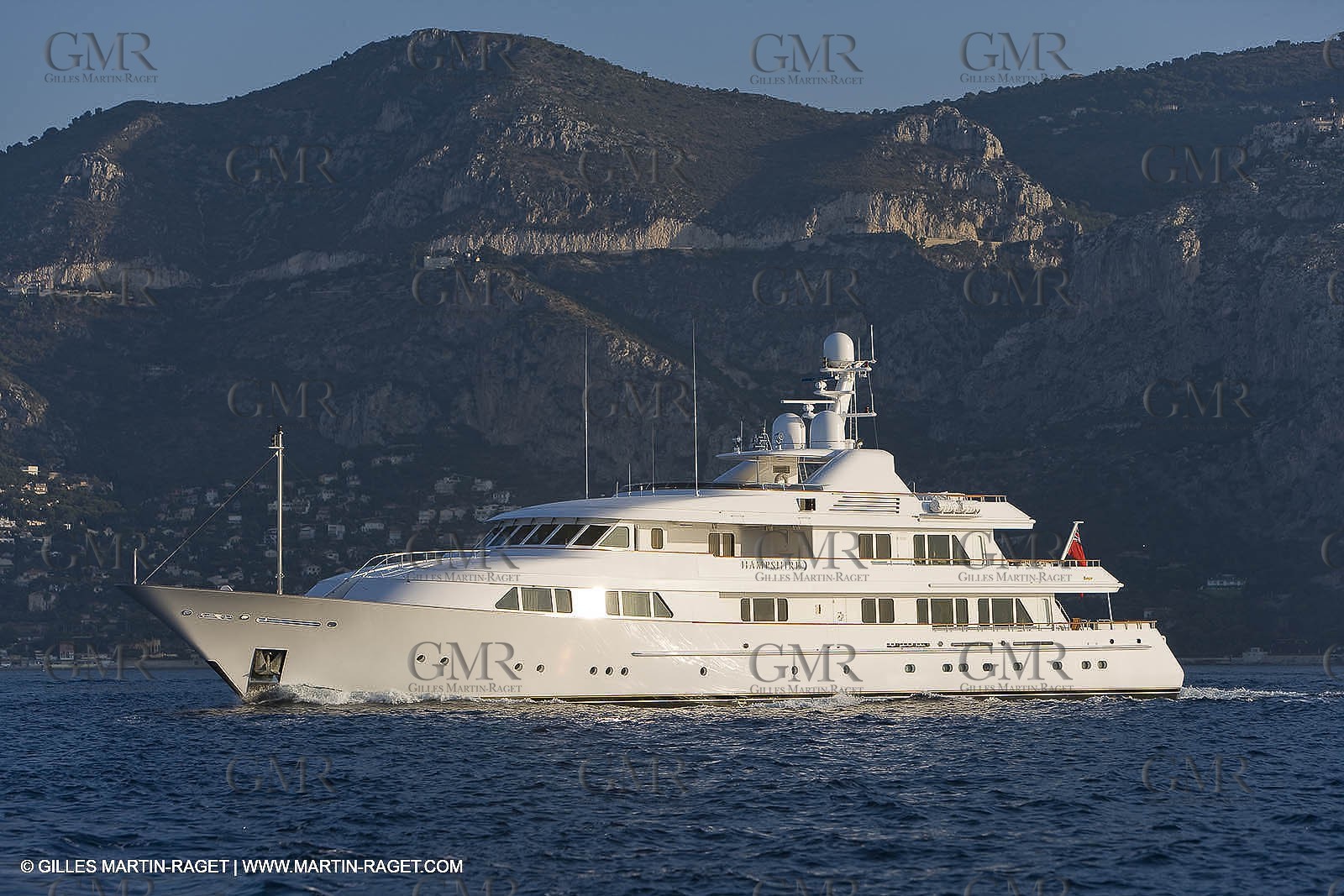 28 07 2007 - St Jean Cap Ferrat - SuperYachts - Motor Yachts - Hampshire