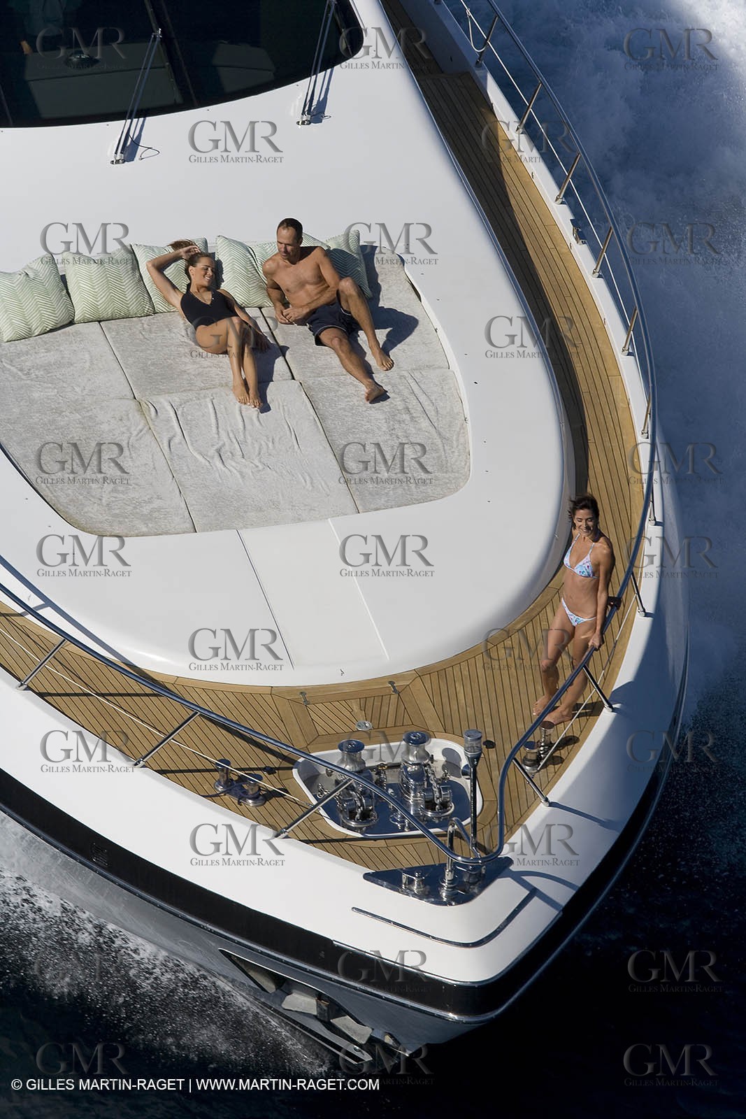 06 09 2007 - Saint Tropez (FRA, 83) - Superyachts - Motoryachts - Mangusta 92 Triple Fun à Saint Tropez - Au mouillage devant le Club 55 à la plage de Pampelonne