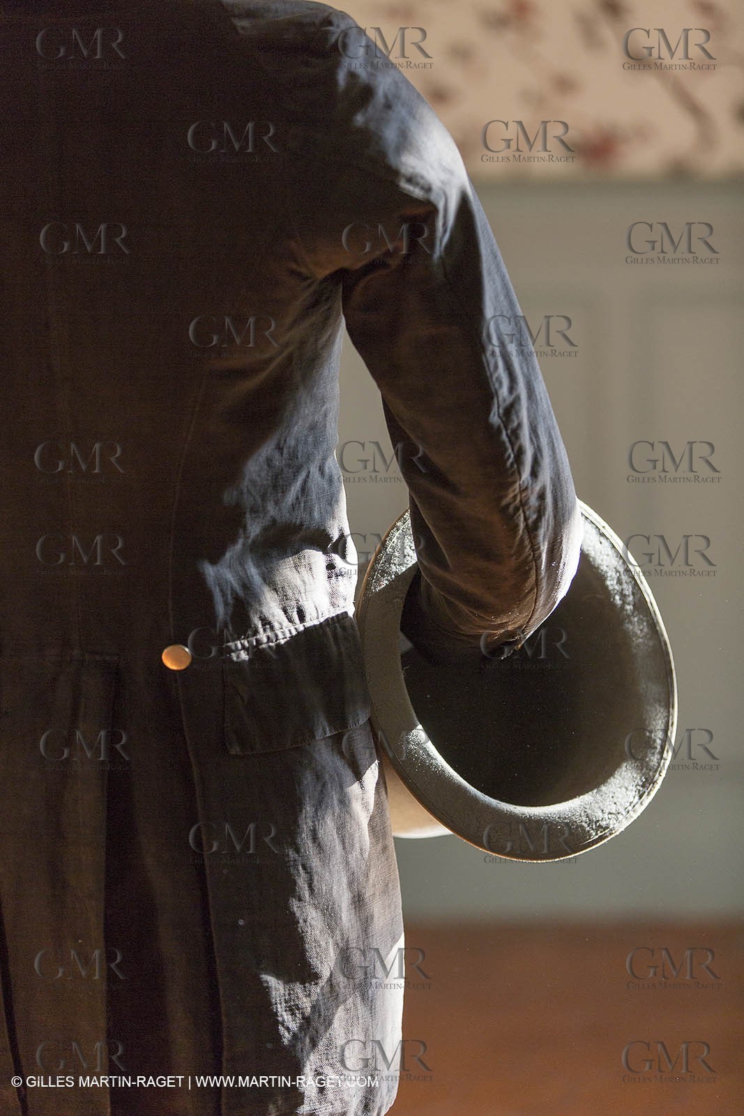 31 10 2013 - Ansouis (FRA,84) - Ansouis castle - Costumes of the exhibit Men costumes