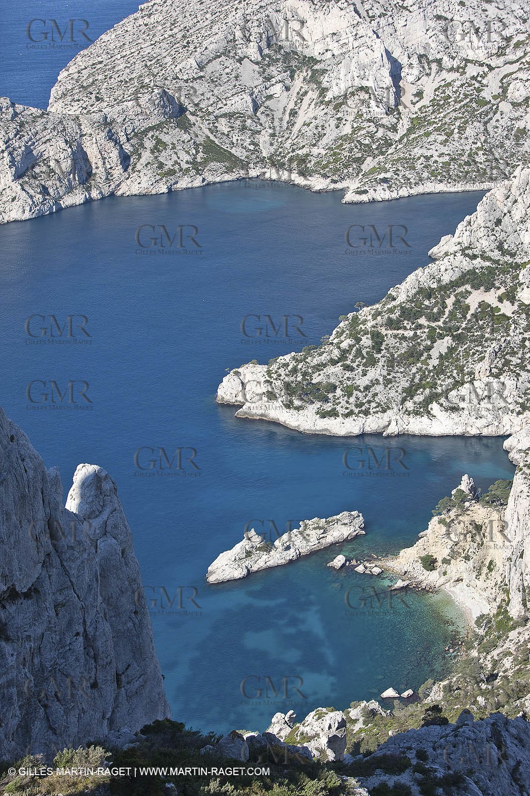 30 04 2009 - Marseille (FRA, 13) - Les Calanques - Morgiou, Sugitton et les Pierres tombées as seen from col de la Grande Candelle