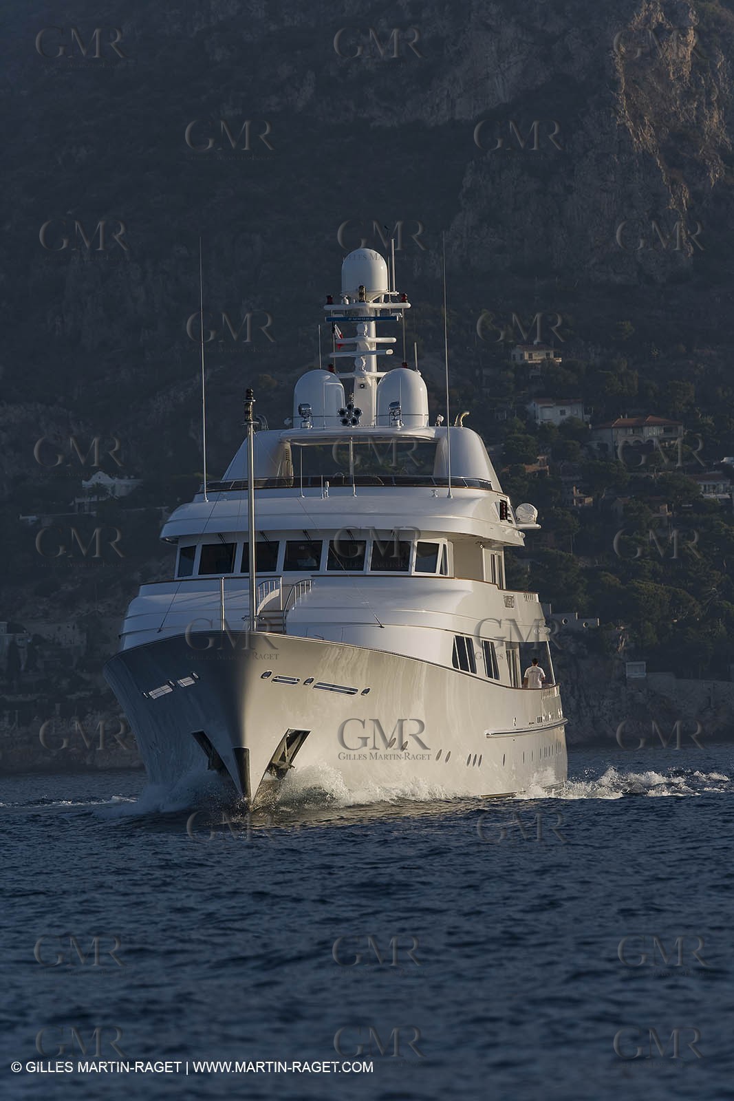 28 07 2007 - St Jean Cap Ferrat - SuperYachts - Motor Yachts - Hampshire