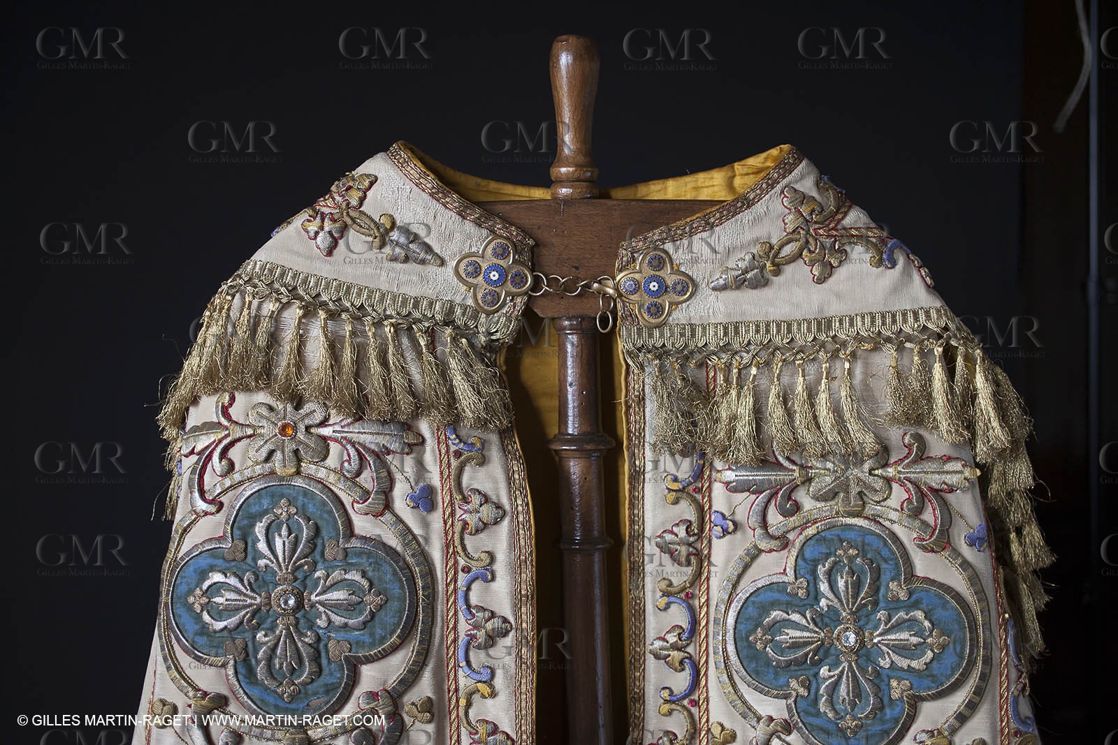 04 02 2013 - Marseille(FRA,13), Notre Dame de la Garde, liturgical clothing